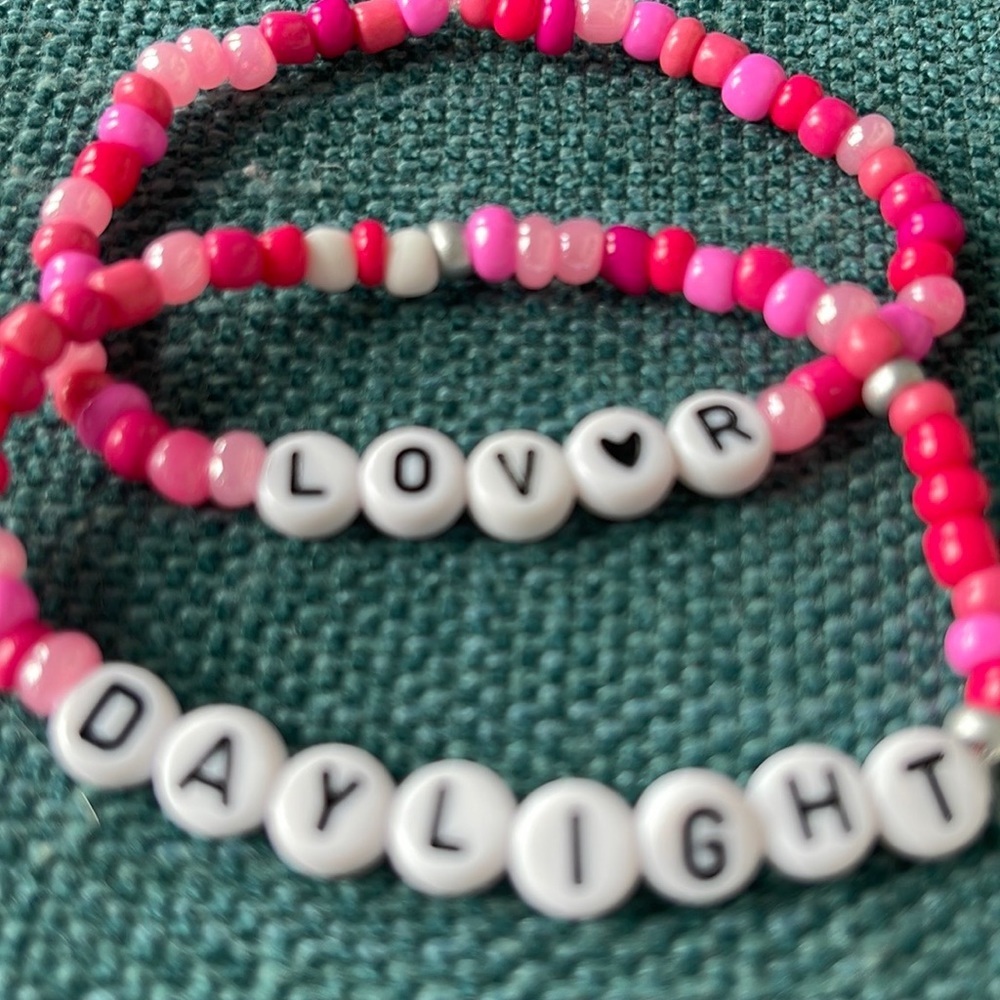 Pack of 13 Friendship Bracelets for Trading—10/13 Eras Movie Premiere Special - Picture 6 of 13